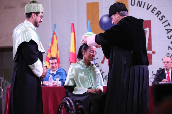 Teresa Perales, investida Doctora Honoris Causa por la UMH