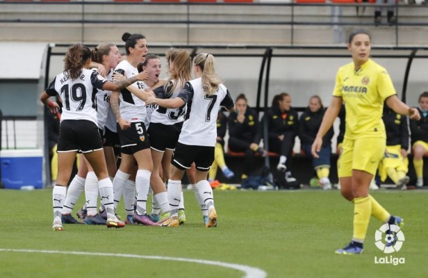 El Valencia remonta al Villarreal y se aleja de la zona de descenso