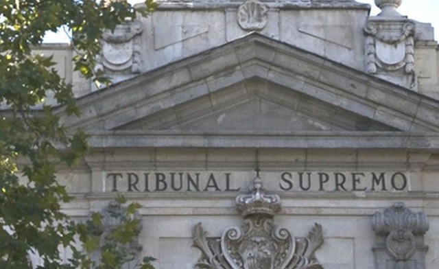 Varapalo del Supremo a Ada Colau que obliga a aplicar el tributo metropolitano del IBI en toda la AMB
