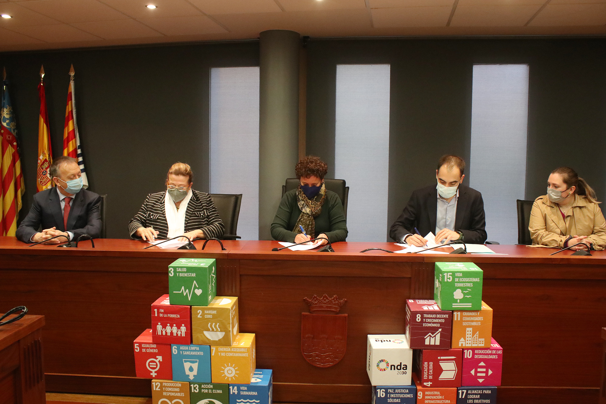 Onda y la Cámara de Comercio firman un convenio para potenciar su parque industrial y el comercio