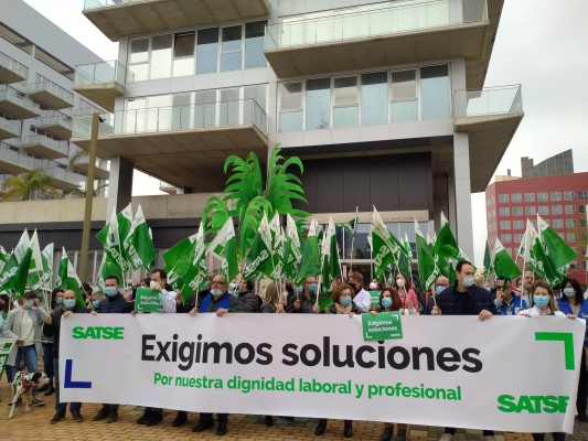 Las enfermeras y los fisioterapeutas claman en las calles contra la 