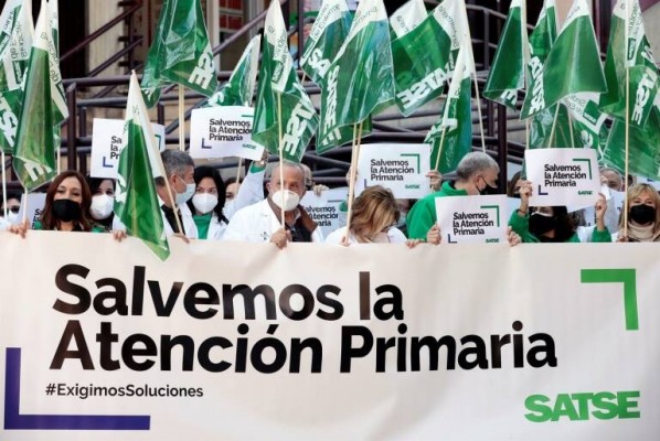 Enfermería y Fisioterapia denuncian sus deficientes condiciones laborales
