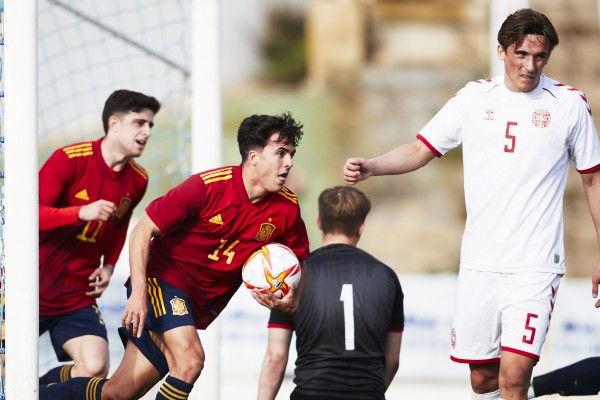 España se queda fuera de la Eurocopa tras empatar con Dinamarca en Benidorm