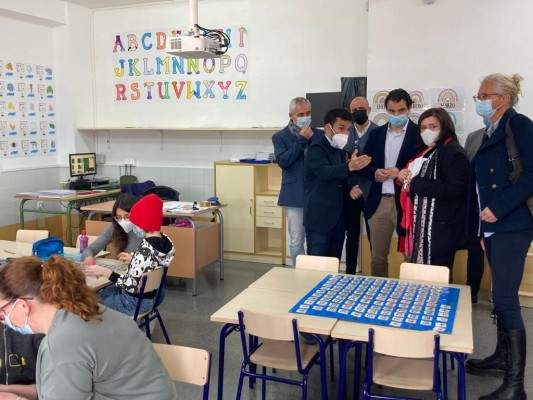 Nuevos espacios y derivación a otros municipios: la hoja de ruta de Educación ante un incremento de escolares refugiados 