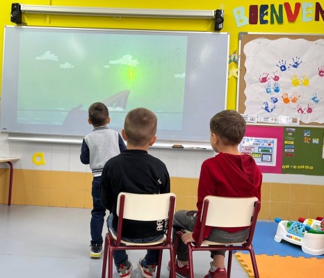 El alumnado desplazado tendrá comedor escolar gratuito y las becas máximas de Bono Infantil