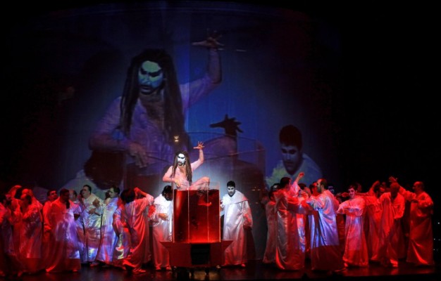La Fura arrasa y cuelga el 'sold out' con su versión de 'Carmina Burana' en el Adda