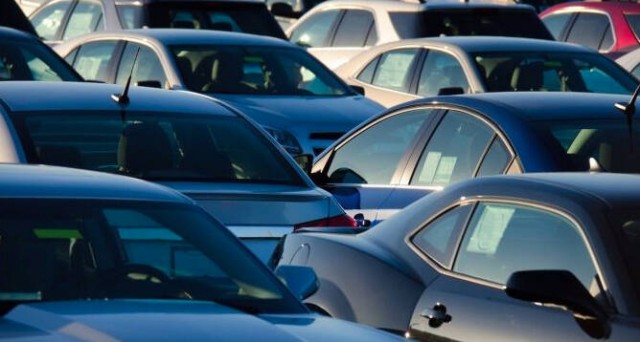 El Gobierno aprueba la renovación del parque automovilístico público por 619,6 millones