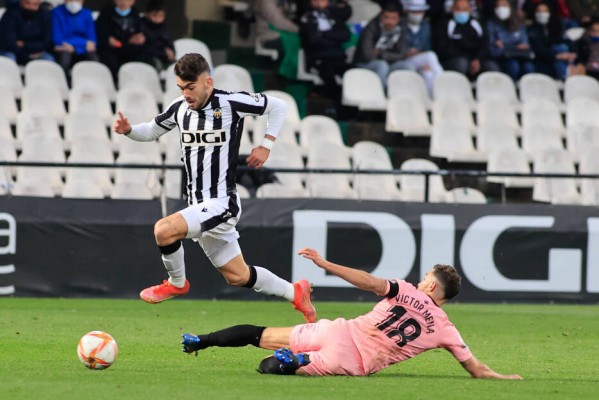 El CD Castellón se juega sus aspiraciones de 'play off' en un mes de abril de infarto