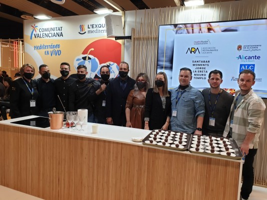 Alicante 'sorprende' en Madrid Fusión con un método de ahumado innovador