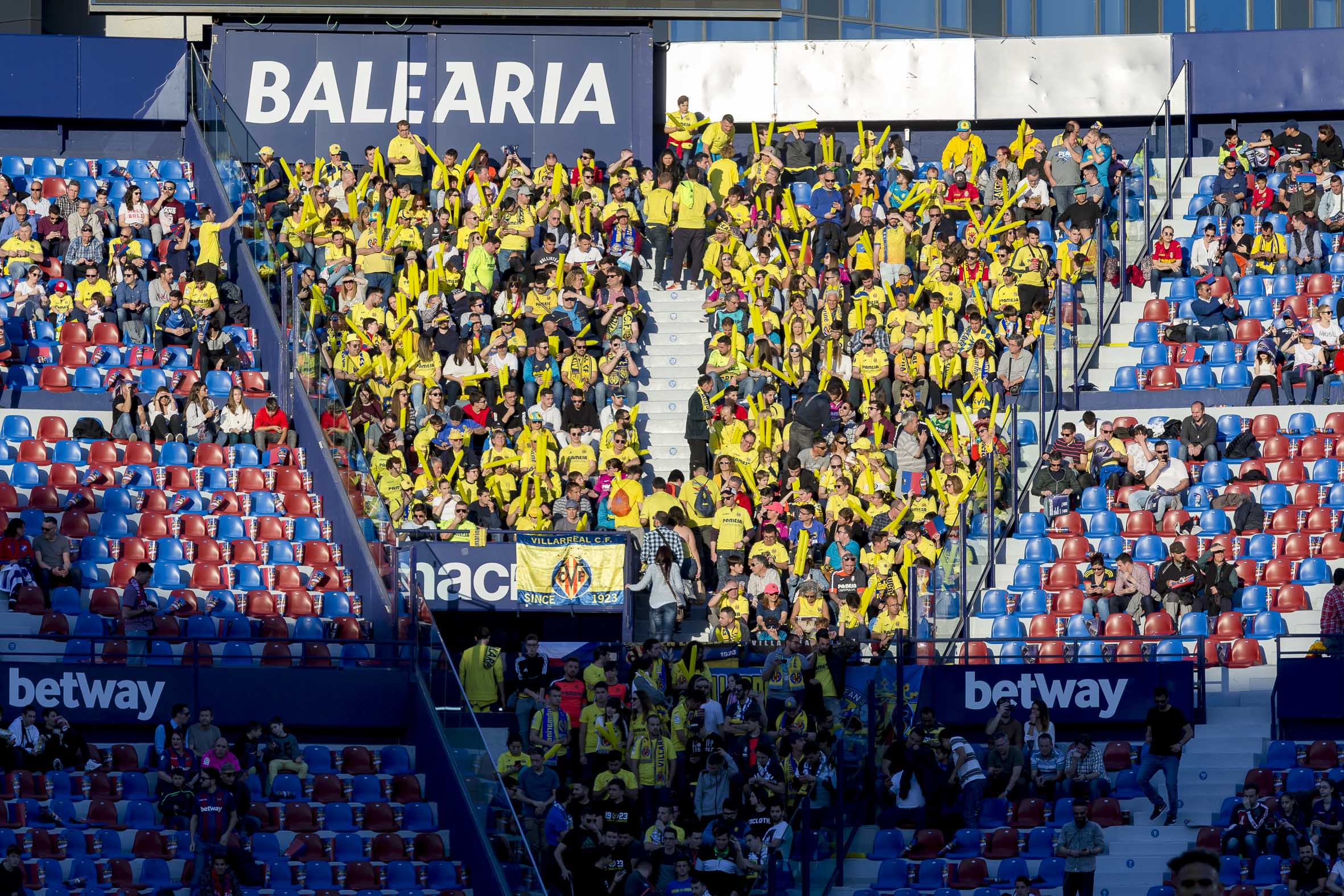 La afición del Villarreal agota las 600 entradas para el Ciutat de València
