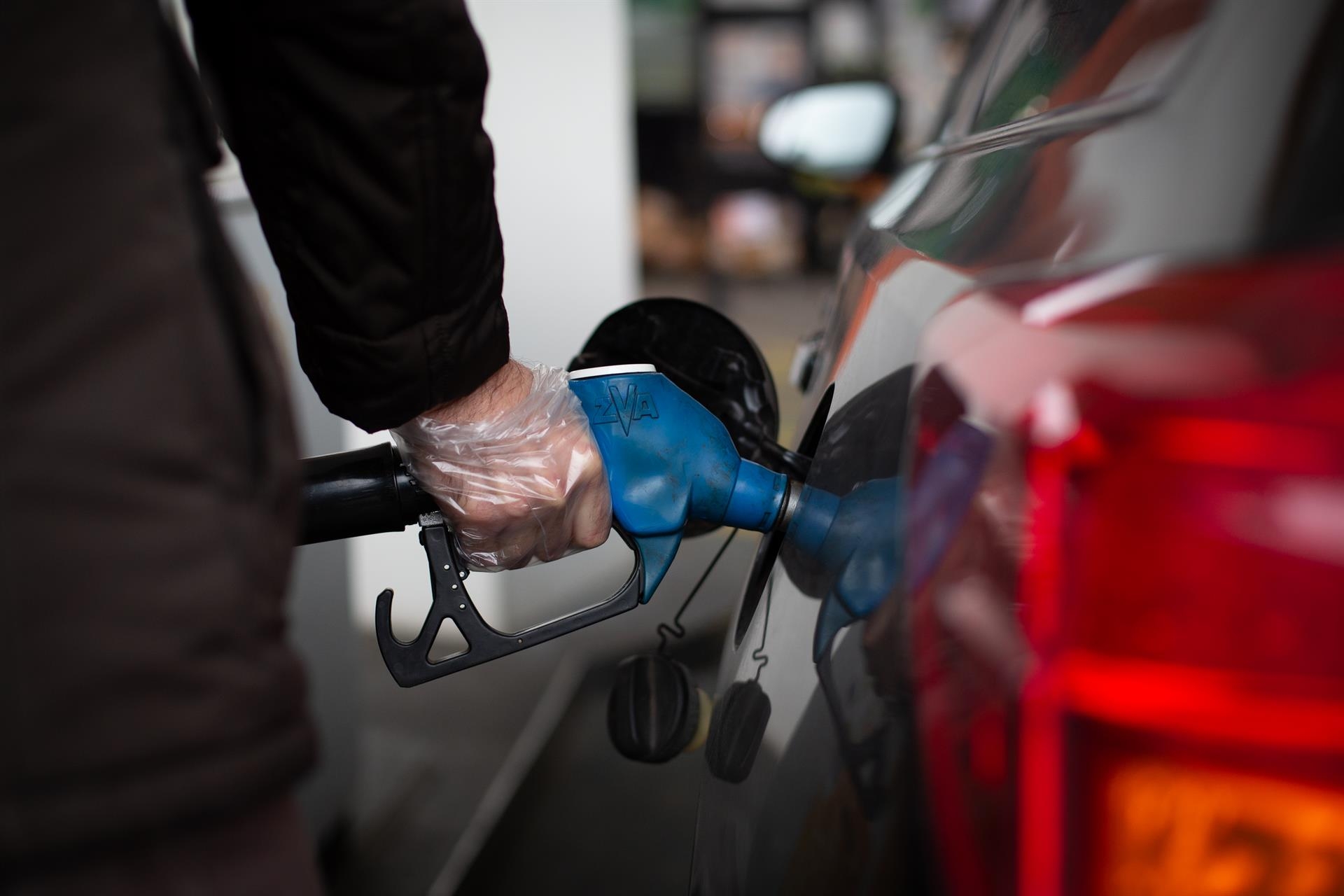 La Comunitat es la tercera CCAA en la que más impacto tendrá la rebaja de carburantes, de 180 millones
