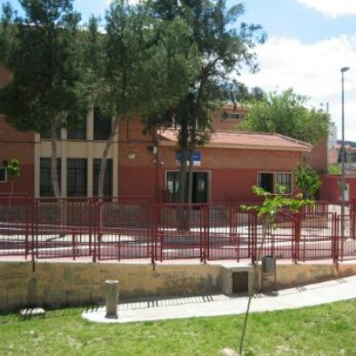 Investigan a un alumno de sexto de Primaria de un colegio de Murcia por ir con una pistola al centro