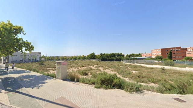 Elche prioriza Carrús para aparcamientos disuasorios: junto a Cáritas o la Escuela Industrial