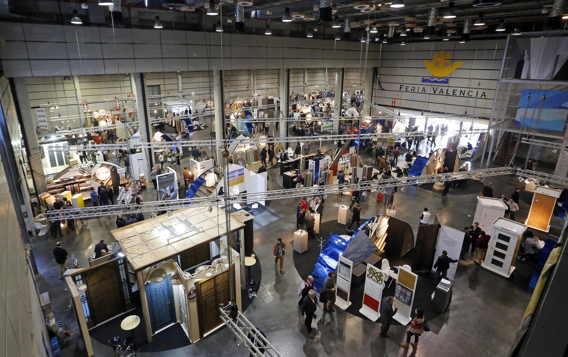 Cuarenta empresas de 16 países visitan la feria internacional Maderalia en Feria Valencia