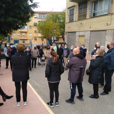 Vecinos de Carrús en Elche se unen en una plataforma para priorizar el arreglo del barrio a la pasarela