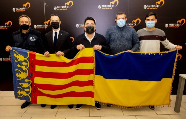 La ayuda humanitaria, la acogida y la integración, ejes del apoyo del Valencia CF a la población ucraniana
