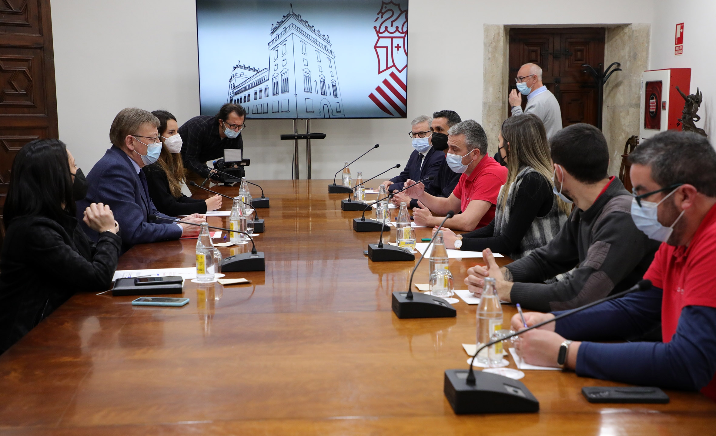 Puig traslada el apoyo de la Generalitat a la plantilla de Nordex y rechaza el cierre de la planta