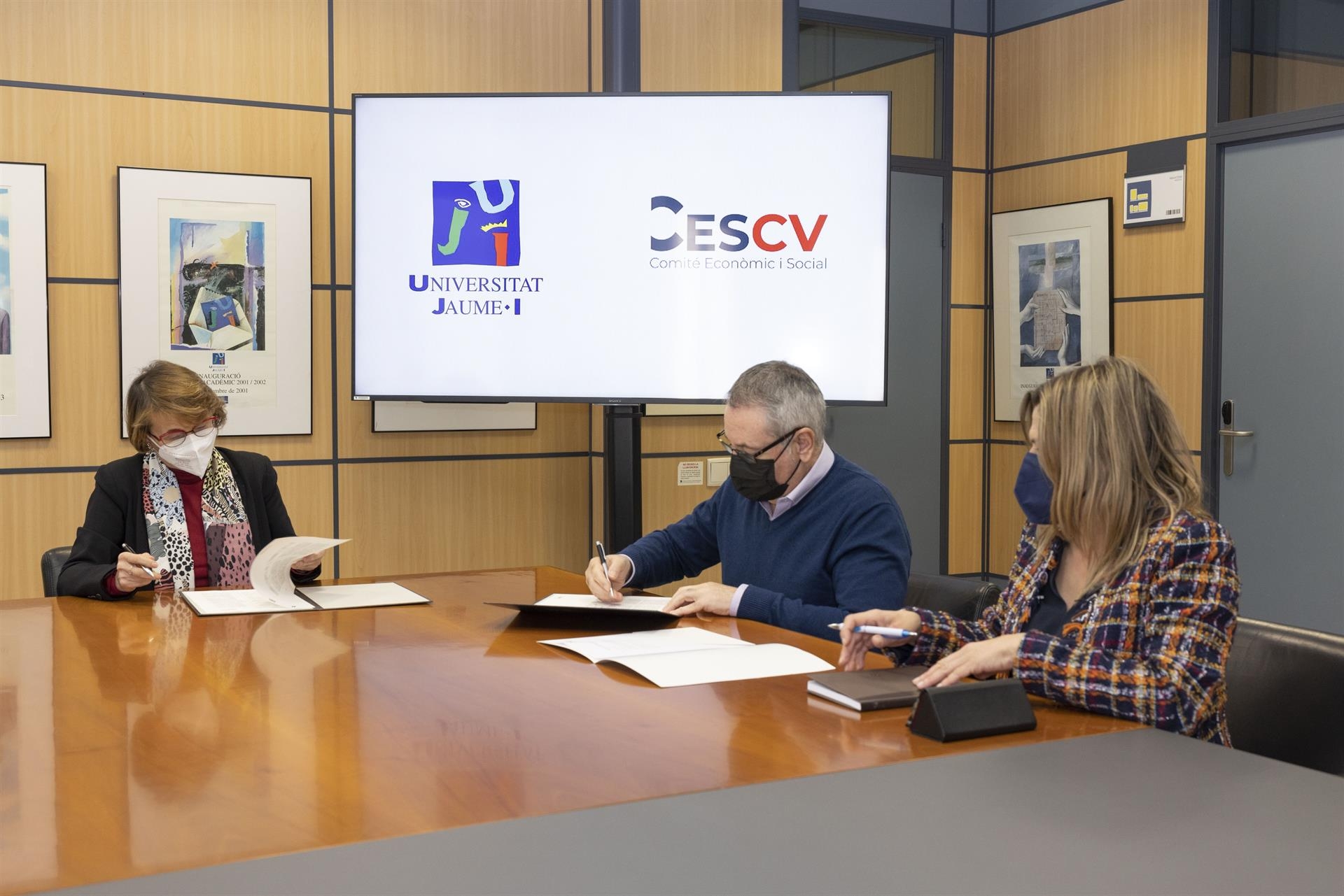 La UJI y el CES-CV colaborarán juntos para realizar prácticas académicas, seminarios o investigación