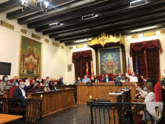 El pleno de Elche aprueba la tercera exención de la tasa de mesas y sillas hasta 2023