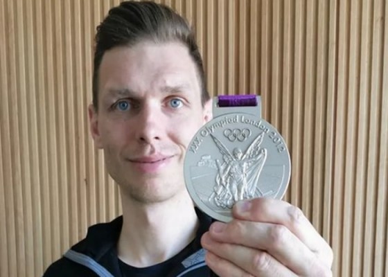 Tony Martin subasta su medalla olímpica para ayudar a víctimas de Ucrania
