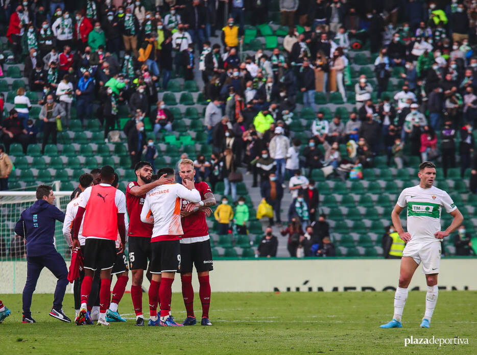 Una final de Copa y dos duelos directos por Europa, el abril del Valencia
