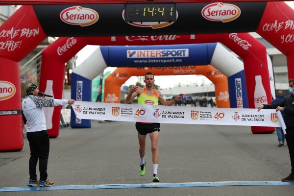 La 3ª Volta a Peu Runners Ciutat de València se impone al mal tiempo con una participación de 2.600 corredores 