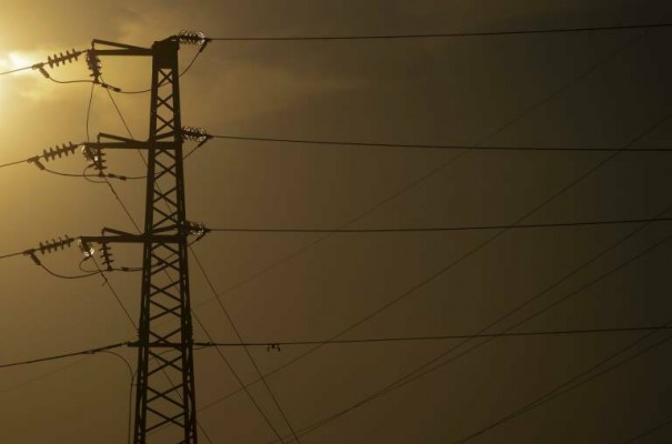 El precio de la luz sube un 5,6% este lunes y supera los 230 euros/MWh