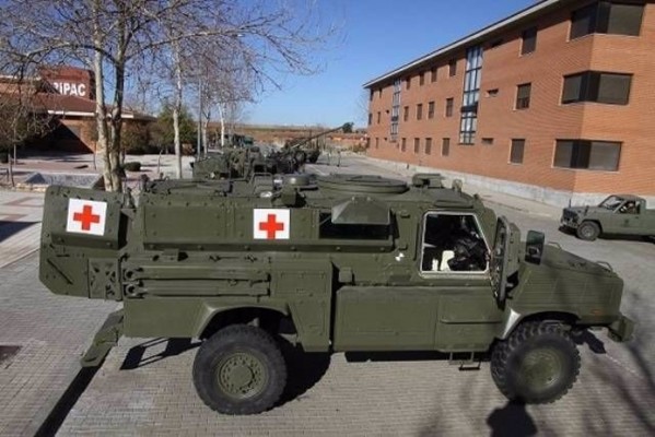 España enviará el lunes y el martes a Ucrania material ofensivo y una ambulancia blindada