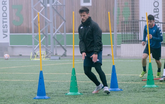 El Alcoyano recibe al líder