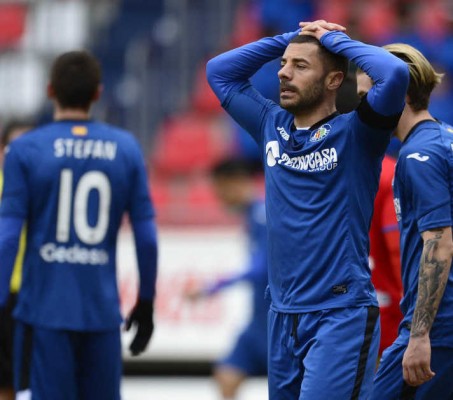 Cádiz y Getafe no aprovechan los tropiezos de Levante y Girona