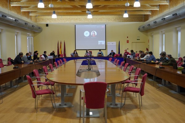 Trabajar y estudiar ya es posible en la Región: la UPCT abre la puerta a la formación dual