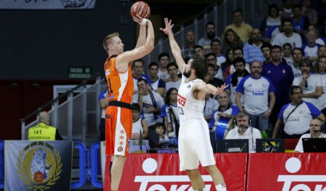 Justin Hamilton firmó la mejor actuación de un jugador de Valencia Basket en más de dos años