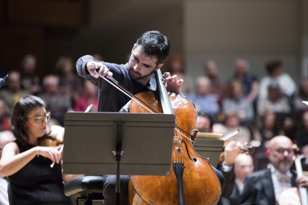 El violoncel·lista Pablo Ferrández s'alia amb tretze músics de l'orquestra de València