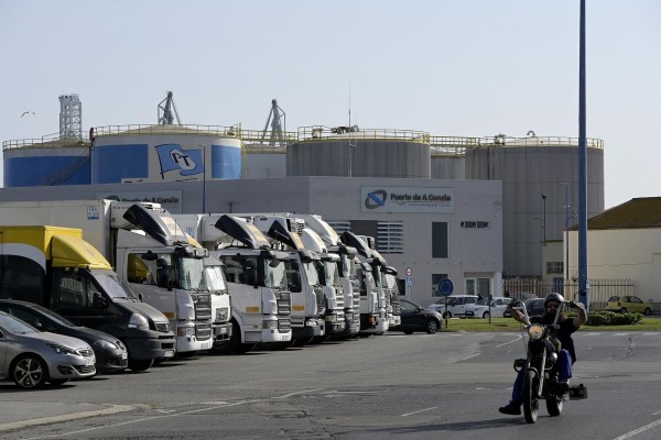 Los comerciantes aplauden el acuerdo del transporte y piden poner fin al conflicto