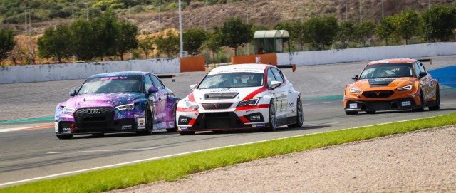 El GT-CER llega a Cheste con novedades para arrancar la temporada 2022
