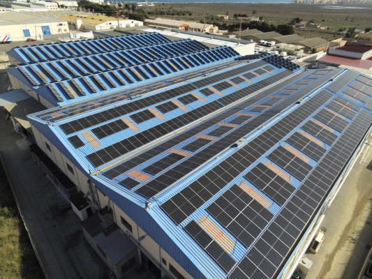 'Boom' del autoconsumo industrial por la crisis energética: la demanda se cuadruplica en 2022