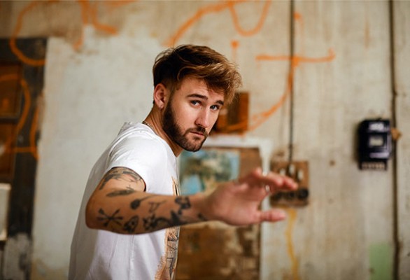 Dani Fernández presenta en Onda su nuevo álbum 'Entre las dudas y el azar'