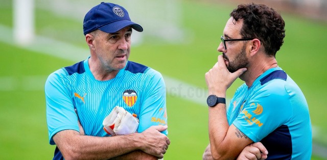 Mamardashvili-Cillessen, ¿hay debate en la portería?