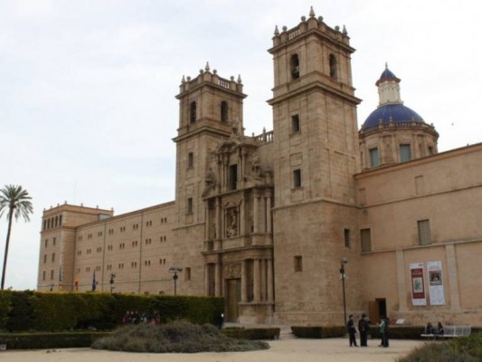 Cultura rep la donació del fons documental i bibliogràfic dels pares de Felipe Garín