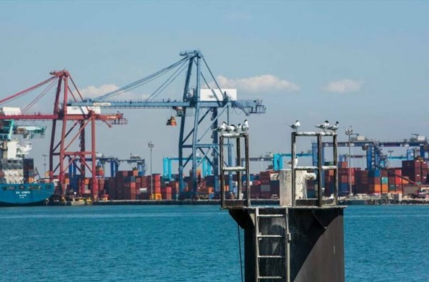 Los cuatro mayores puertos de España viven una situación 