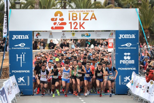 Últimas plazas para vivir la experiencia #RunAndFeel en la 12K del Santa Eulària Ibiza Marathon