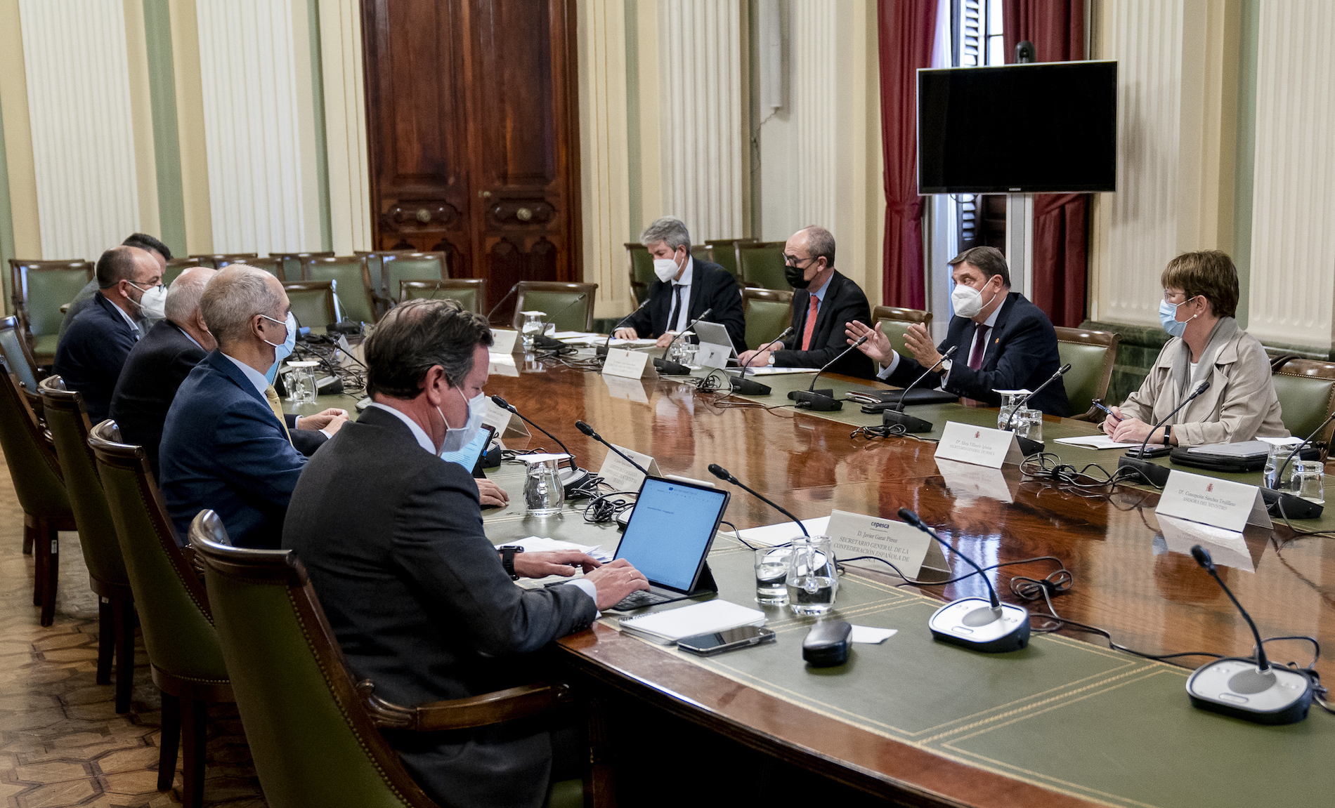 Reunión de Planas con representantes del sector pesquero, este miércoles. Foto: A. PÉREZ MECA/EP - 