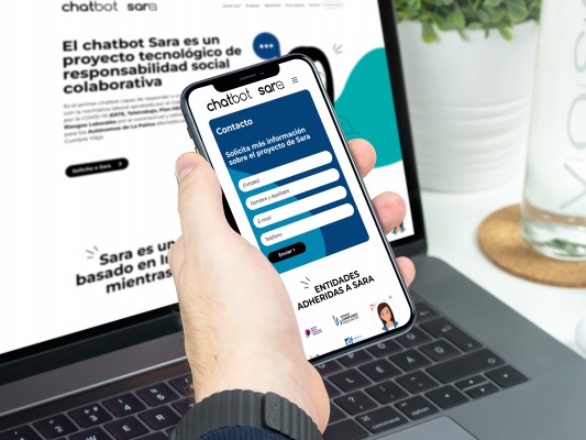 El chatbot 'Sara' cumple un año informando sobre la normativa laboral de la pandemia y estrena web