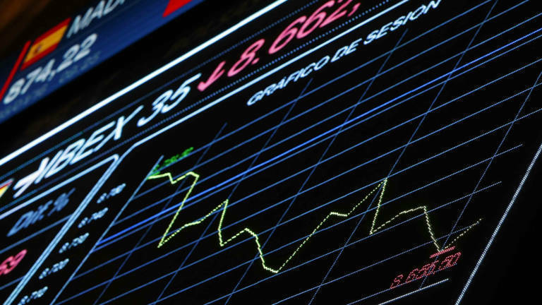 Lo que la banca da, la banca quita: el Ibex 35 sufre un castigo por la caída en bloque del sector