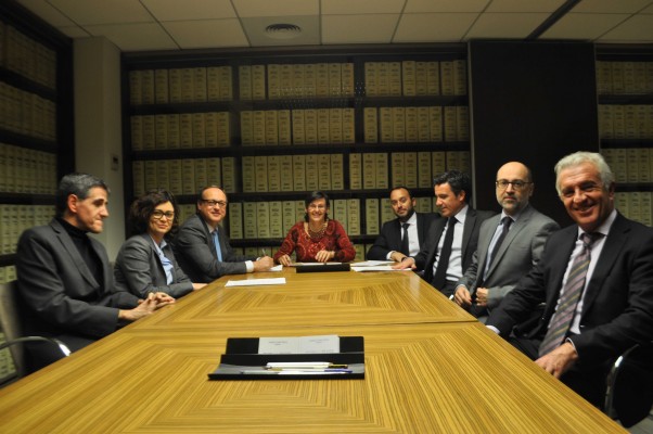 La SGR consigue la firma de 30 entidades financieras para la reestructuración de su deuda bancaria