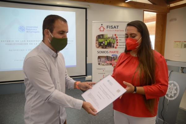 Nichos de empleo para formar a personas en riesgo de exclusión: una alumna de la UPCT plantea el camino
