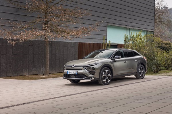 Citroën lanza en España el C5 X