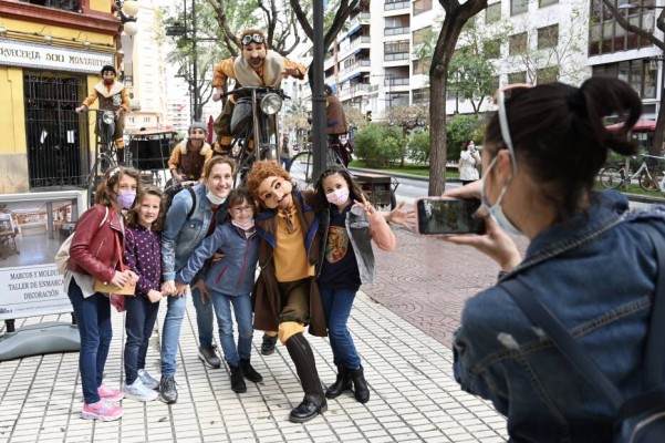 La lluvia aprieta pero no ahoga a la Magdalena: los hoteles, bares y restaurantes entre el 75 y el 80%