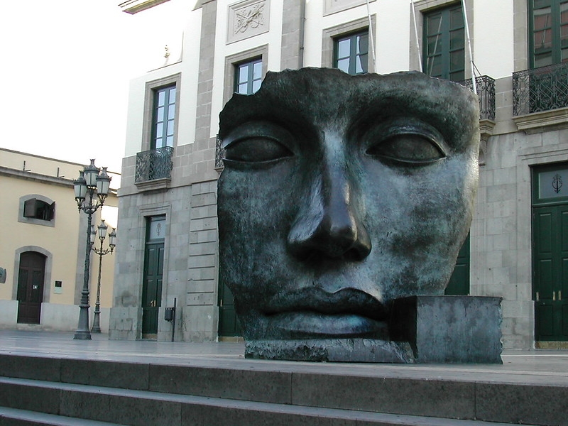 Una escultura de Igor Mitoraj. Foto: Santiago Vila

  - 