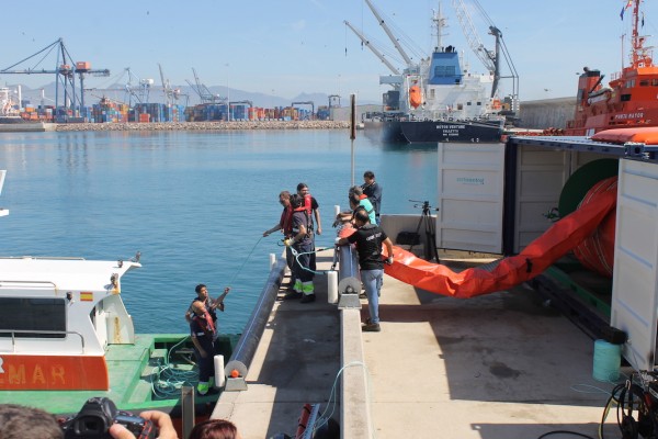 PortCastelló invierte 400.000 € y refuerza sus medios contra la contaminación marina